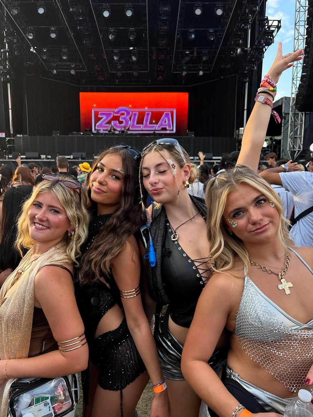 Post 10 by 𝒫𝒶𝓇𝒾𝓈 𝓂𝑒𝑔𝒶𝓃🧸🤎 on Instagram (image)