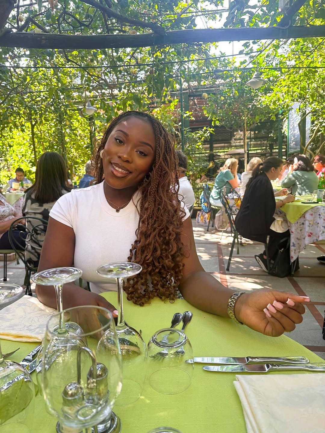 Post 8 by Ivanne Akono ⭐️ on Instagram (carousel)