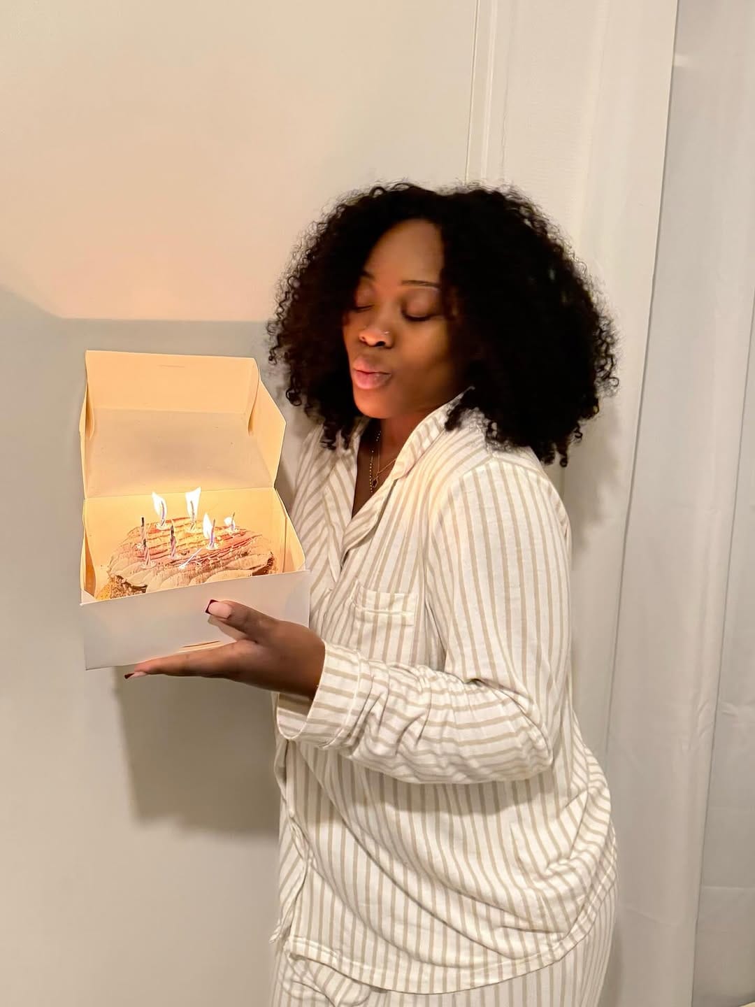 Post 4 by Ivanne Akono ⭐️ on Instagram (carousel)