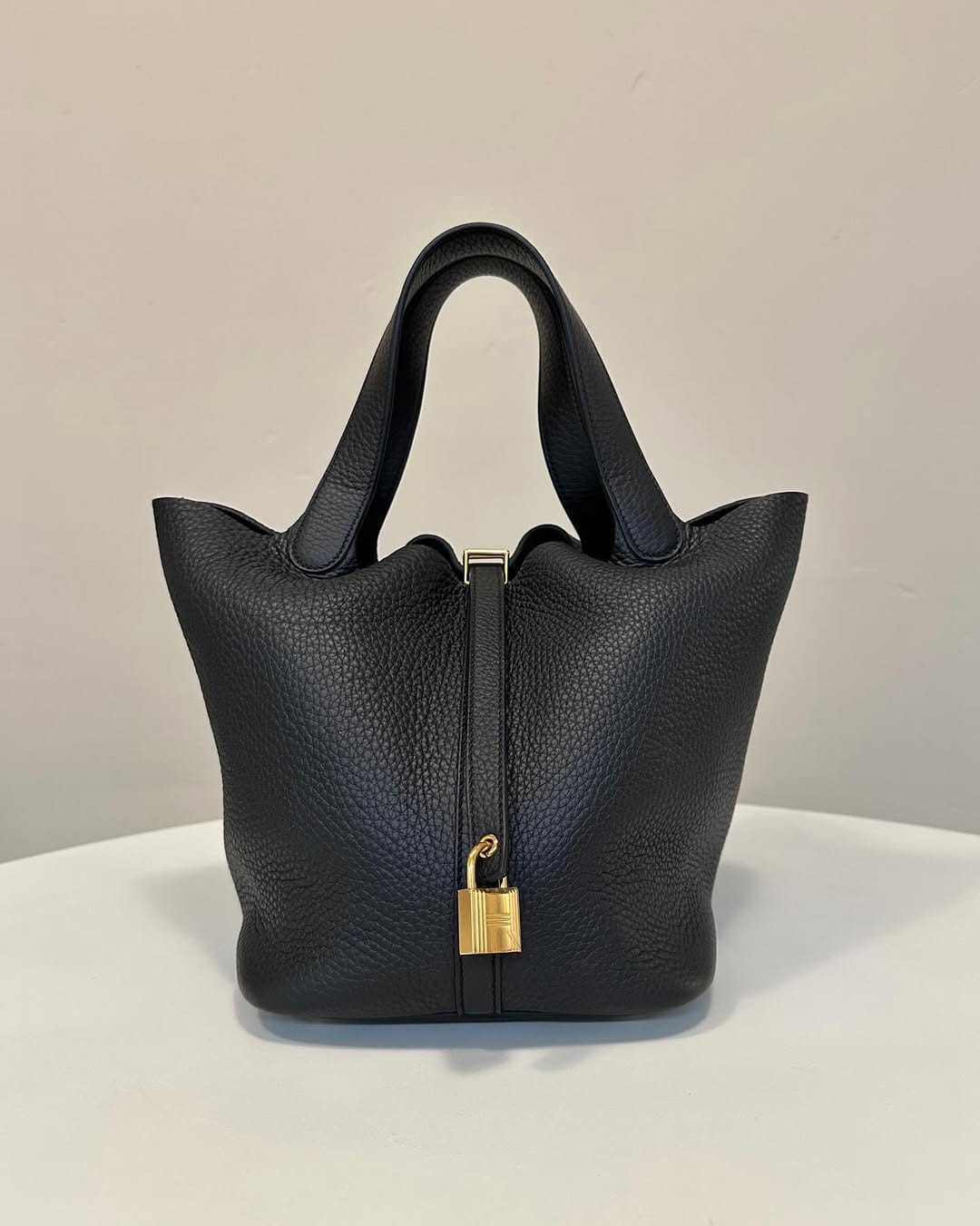 Post 7 by Dépôt-vente luxe Le Dressing des Alpilles on Instagram (image)