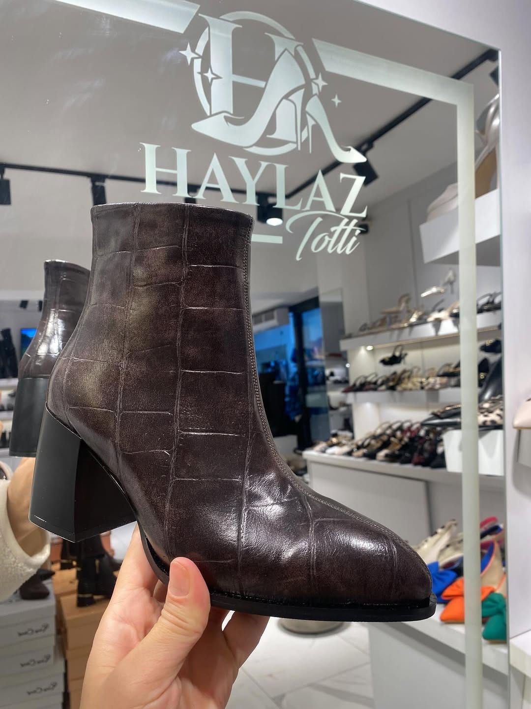 Post 4 by Haylaz Totti Ayakkabı on Instagram (carousel)
