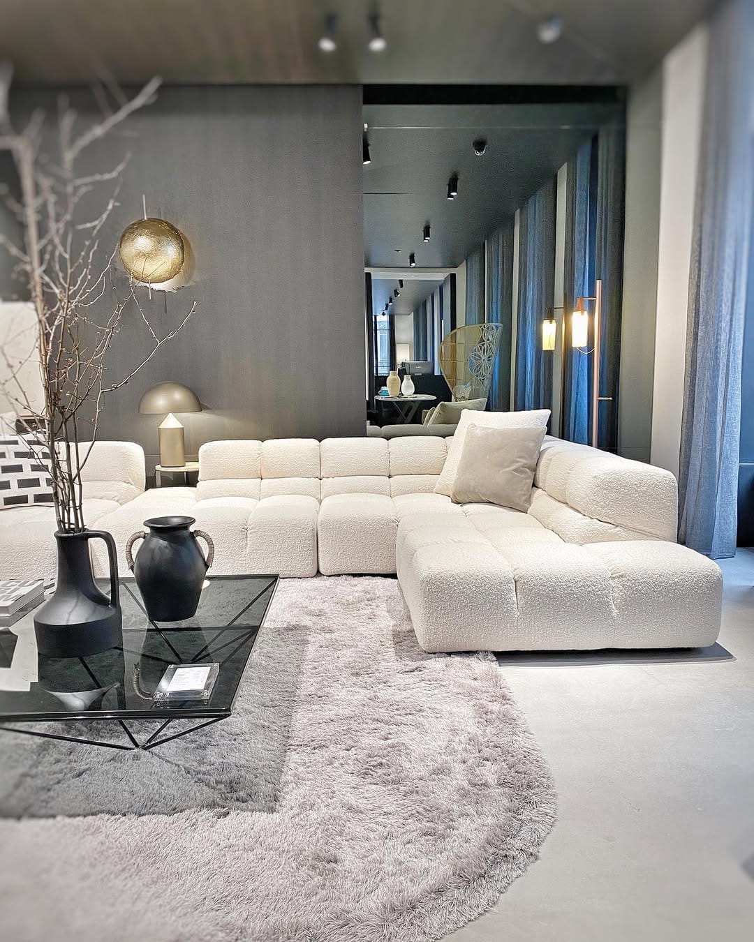 Post 4 by B&B Italia Lyon 🇫🇷 on Instagram (carousel)