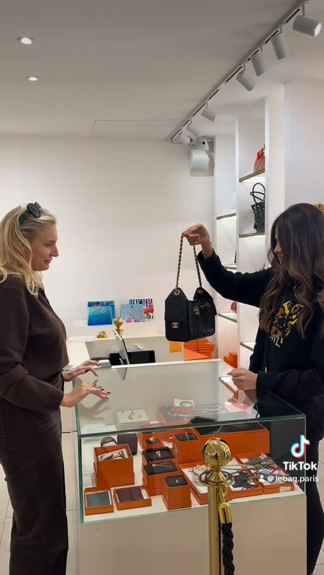 Post 2 by STAMP Paris on Instagram (video)