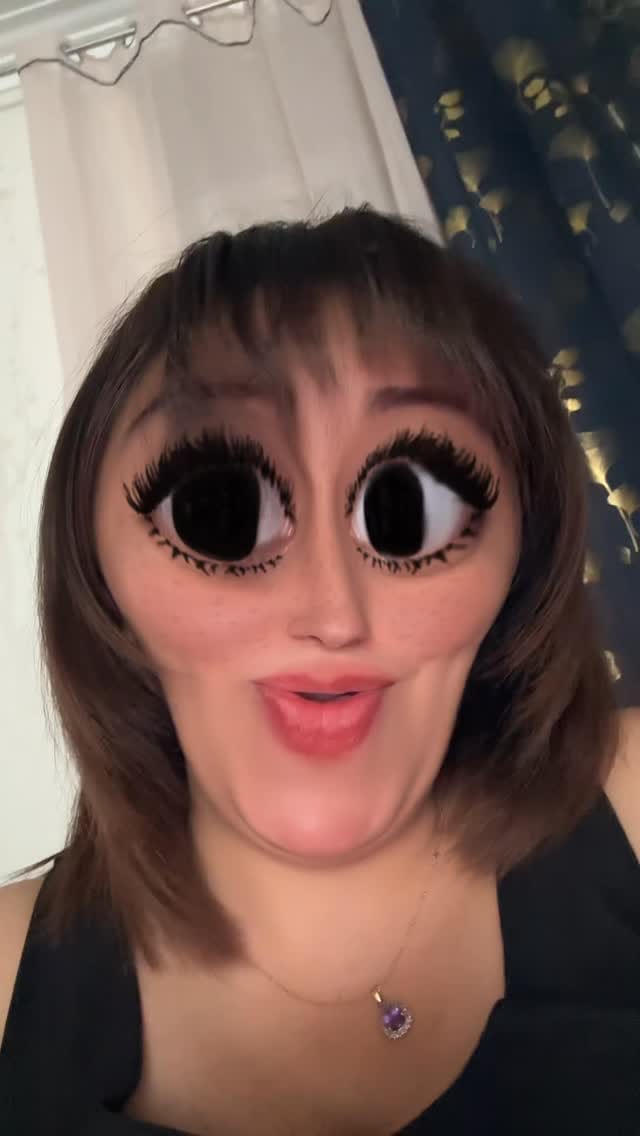 Post 4 by Sanae Chanel on Instagram (video)