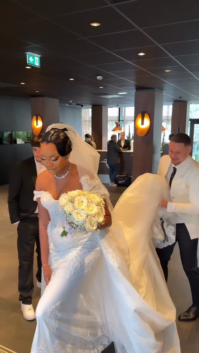Post 10 by International Bridal Hairstylist on Instagram (video)