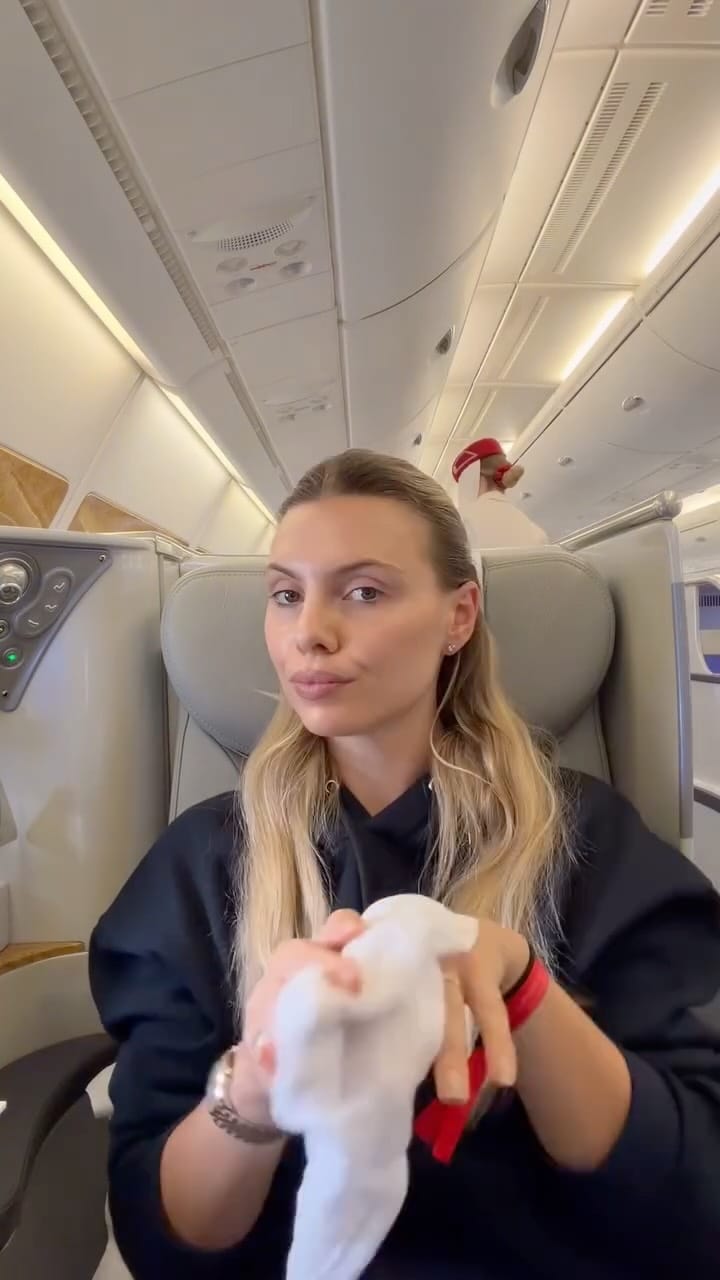 Post 6 by Aude Freis on Instagram (video)