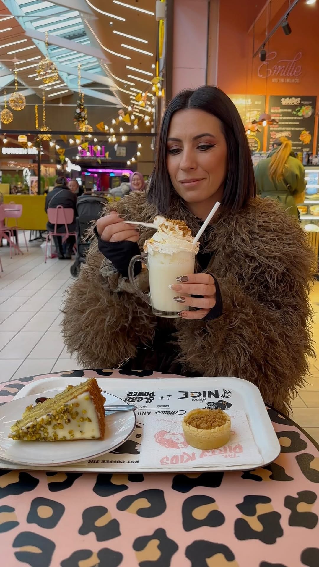 Post 5 by Laetitia R. on Instagram (video)