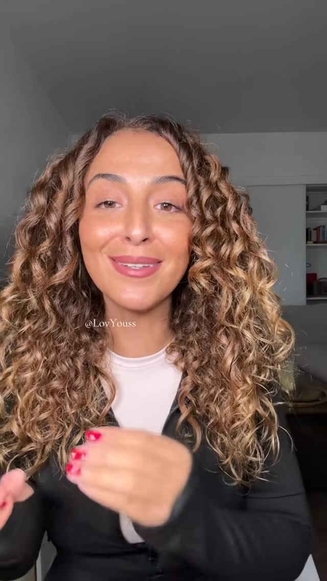 Post 4 by Yousra on Instagram (video)