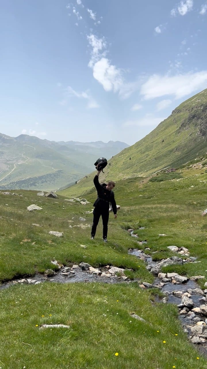 Post 2 by 𝐇 𝐔 𝐁 𝐄 𝐑 𝐓 • 𝐁 𝐔 𝐘 𝐂 𝐊 on Instagram (video)