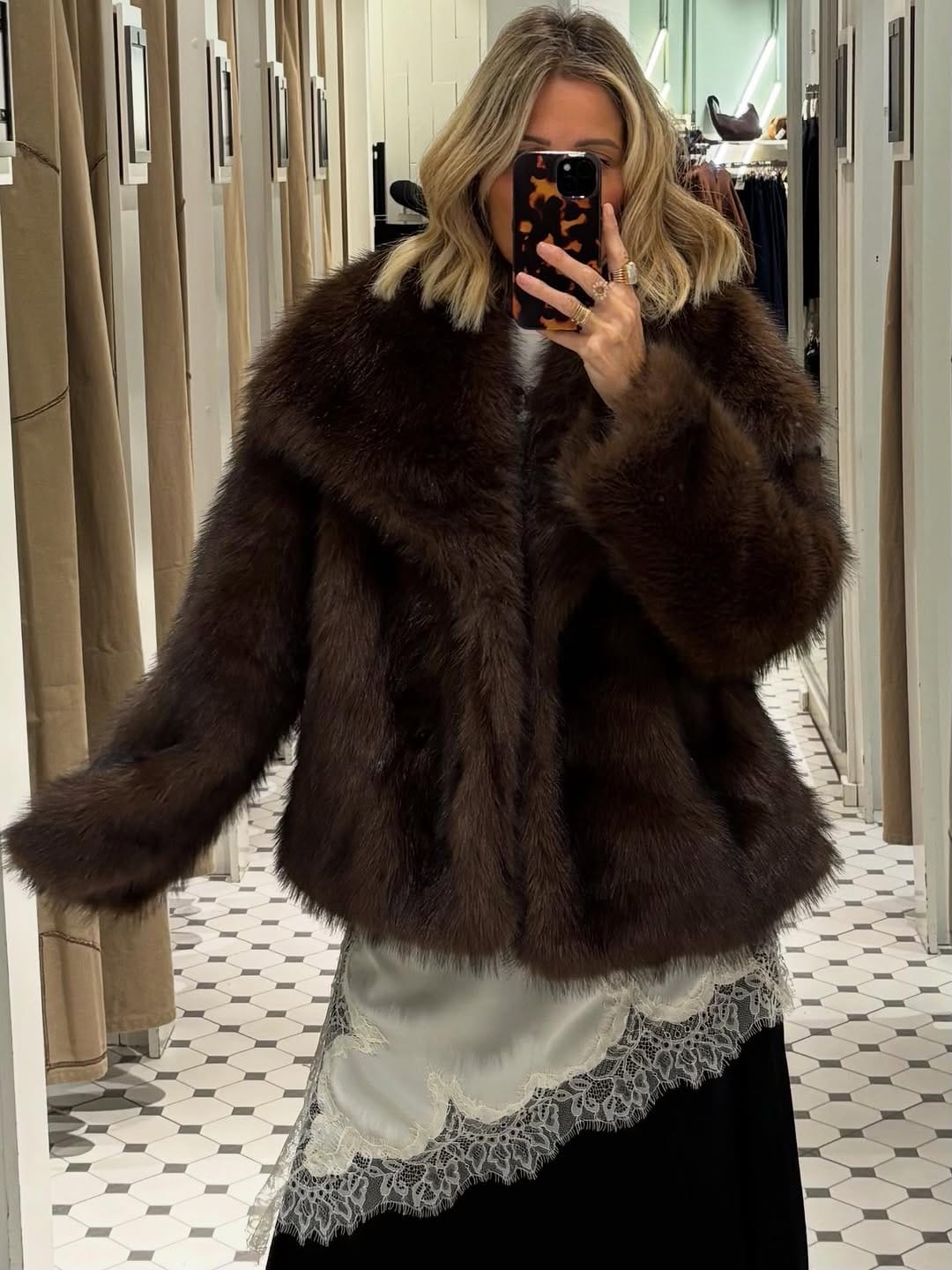Post 3 by 𝗠𝗮𝗿𝗶𝗻𝗮🌞 on Instagram (carousel)