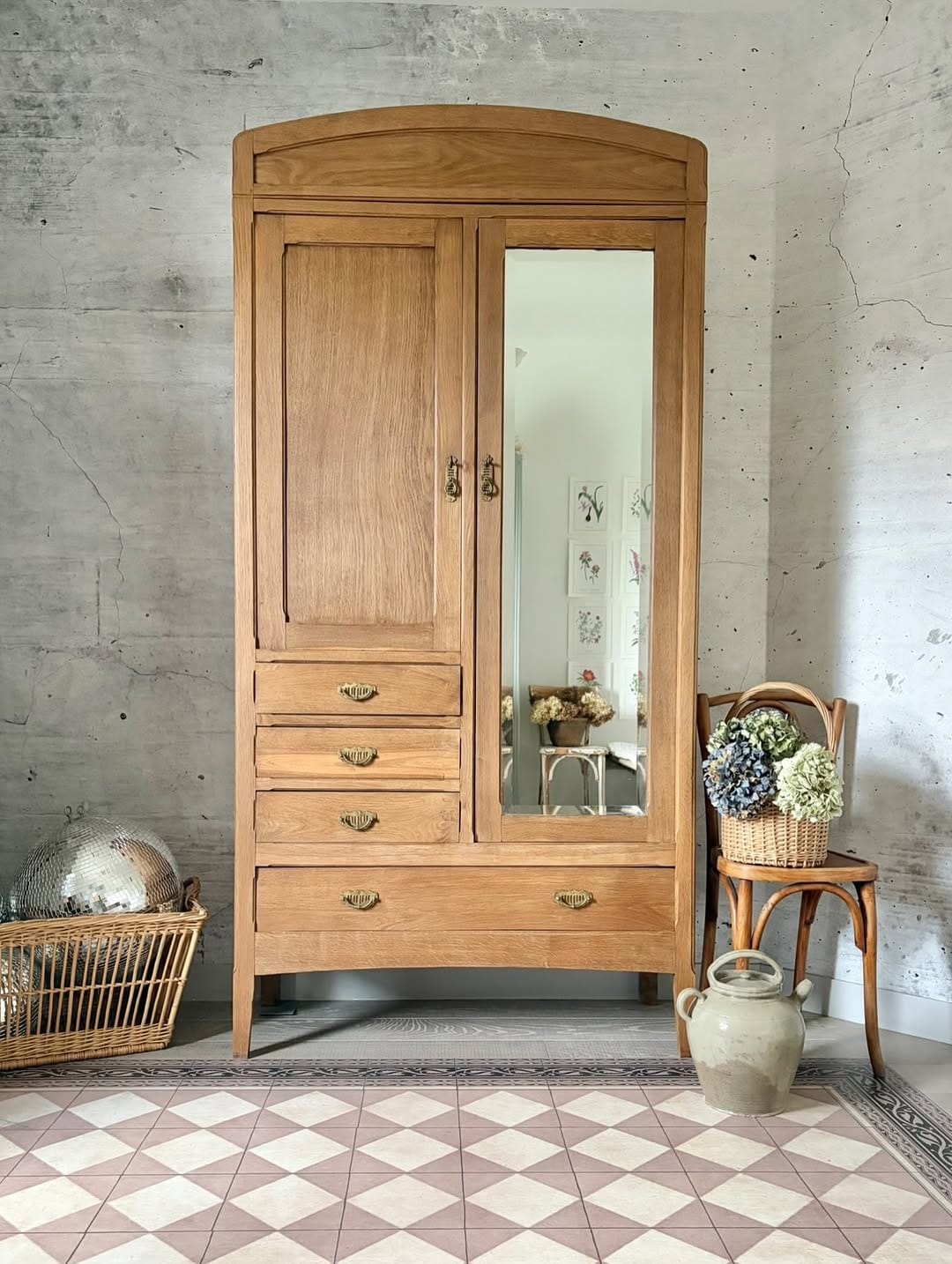 Post 10 by La Brocante d’Agathe on Instagram (carousel)