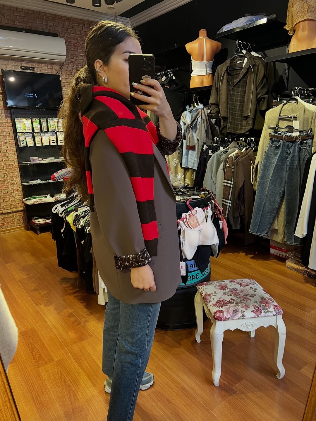 Post 8 by Boutique OhLâLâ on Instagram (image)