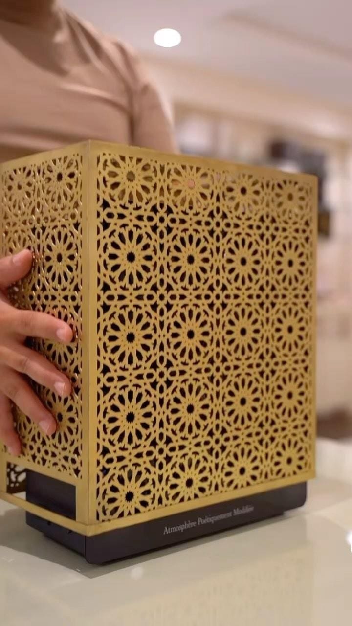 Post 9 by APM Parfum on Instagram (video)