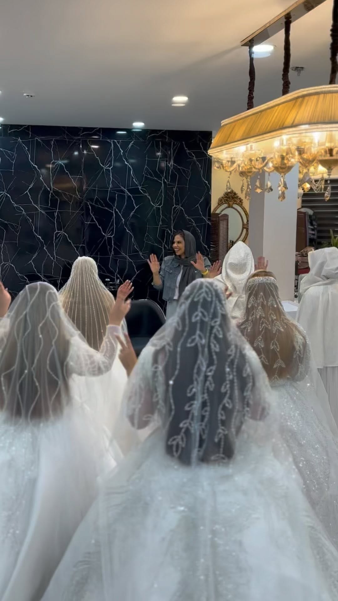 Post 10 by پریسا موسوی کیا|میکاپ کارعروس on Instagram (video)