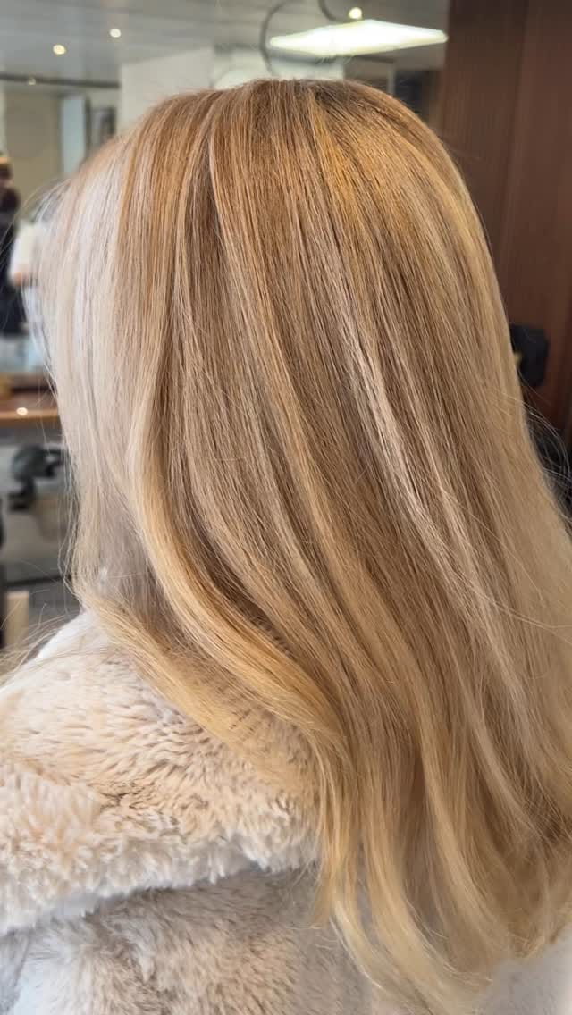 Post 5 by VORGES COIFFURE Vincennes on Instagram (video)