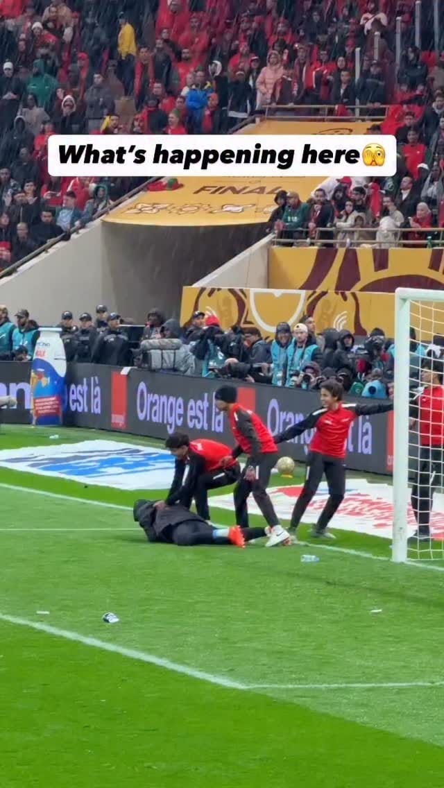 Post 1 by 𝑳𝒂 𝒄𝒍𝒂𝒔𝒔𝒆 𝒇𝒂𝒕𝒊𝒏𝒆 bougoufa on Instagram (video)