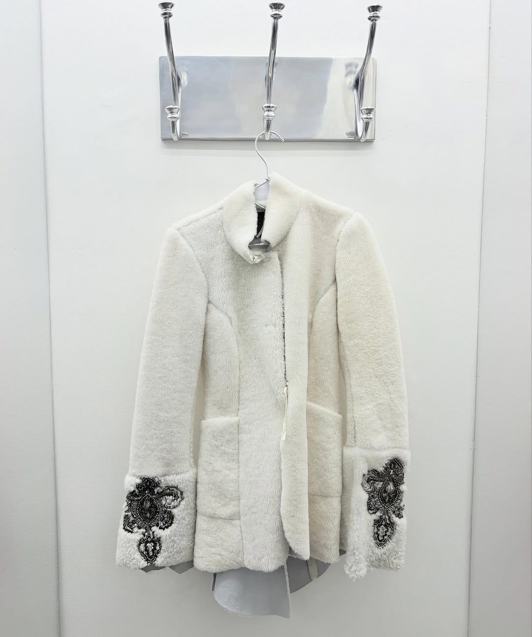 Post 10 by @predilection.2ndshop on Instagram (carousel)