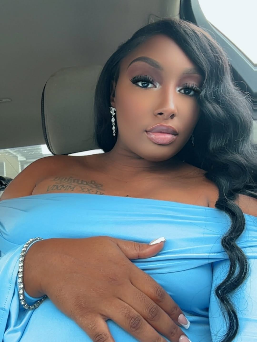 Post 2 by D I E R A 💋👑 on Instagram (carousel)