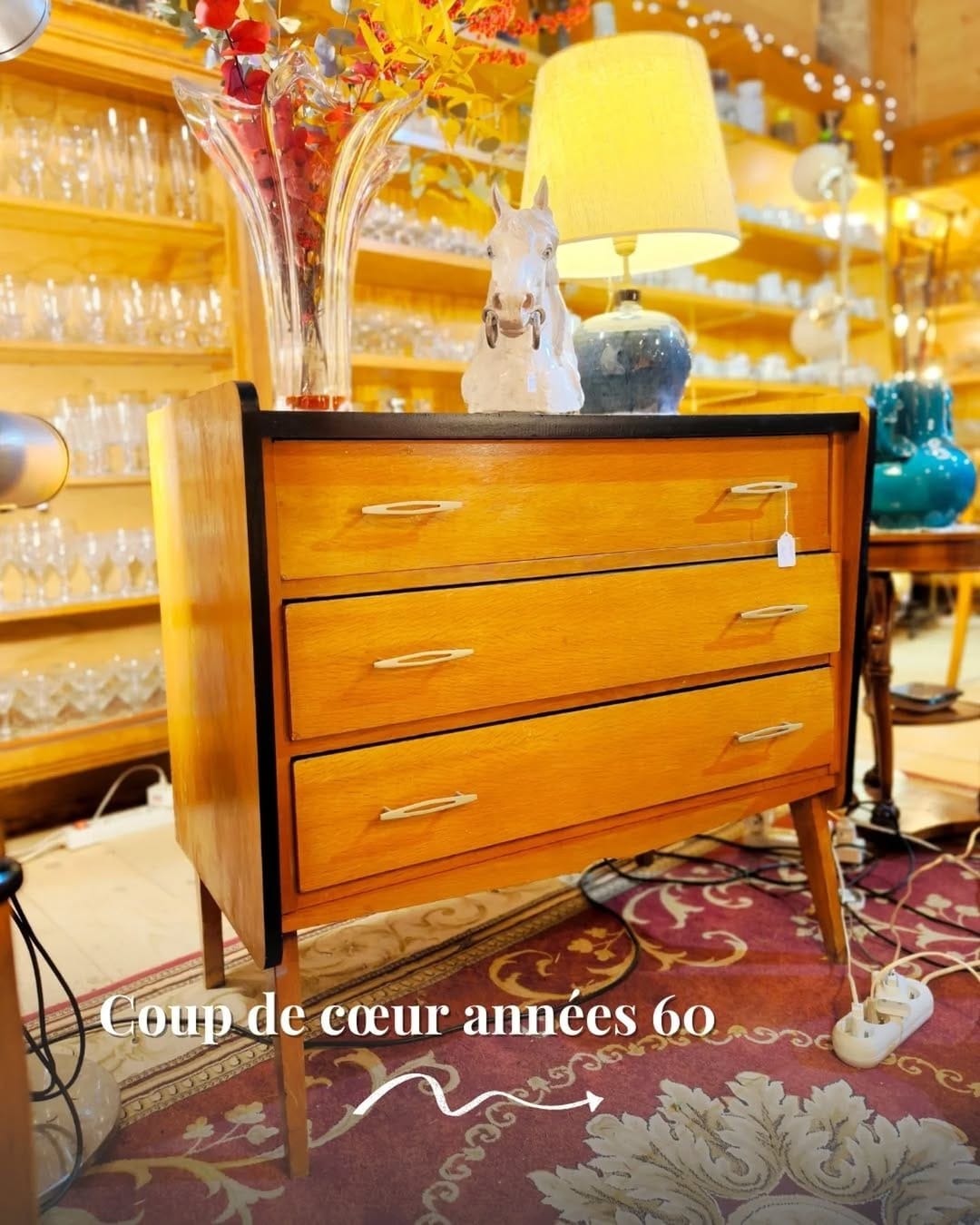 Post 8 by L'histoire sans fin - vintage on Instagram (carousel)