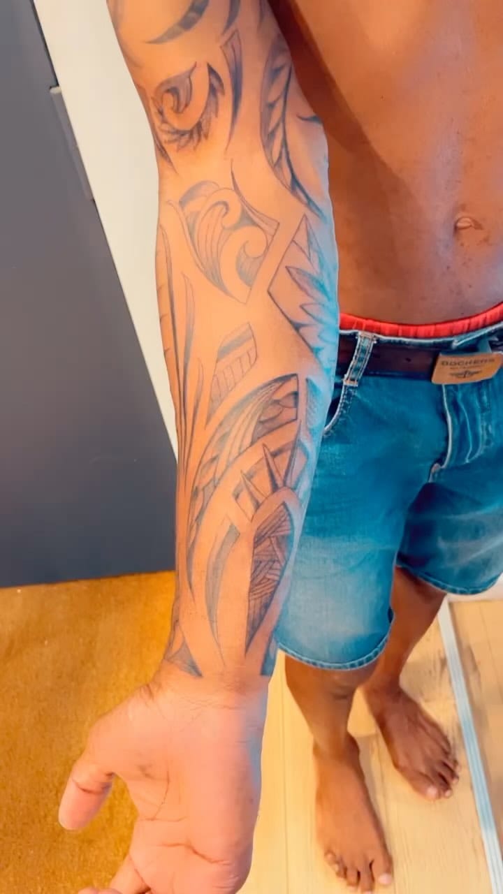 Post 2 by Royaal Tattoo on Instagram (video)