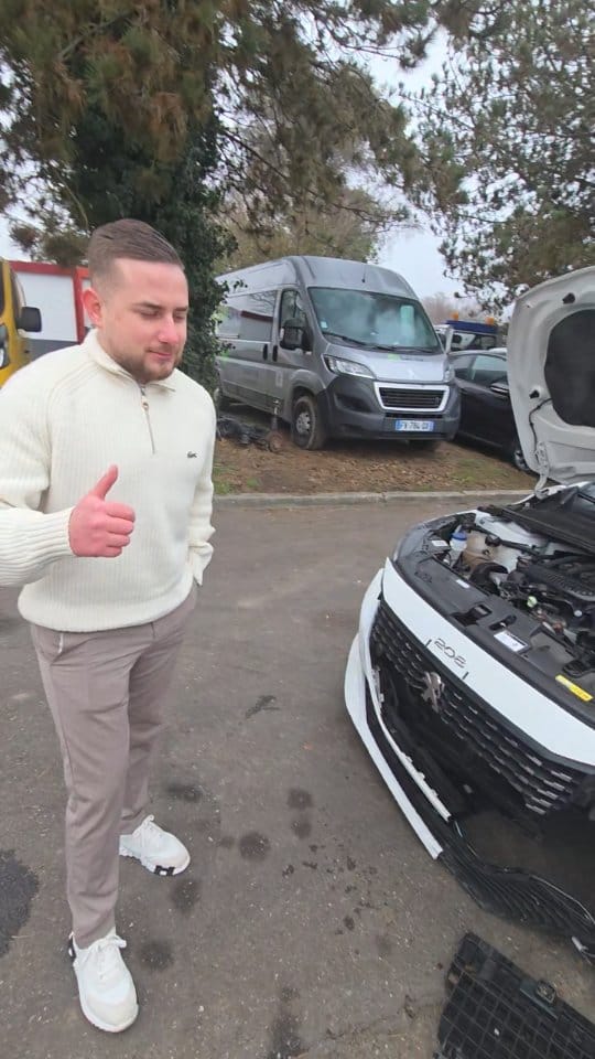 Post 1 by ZELIM on Instagram (video)