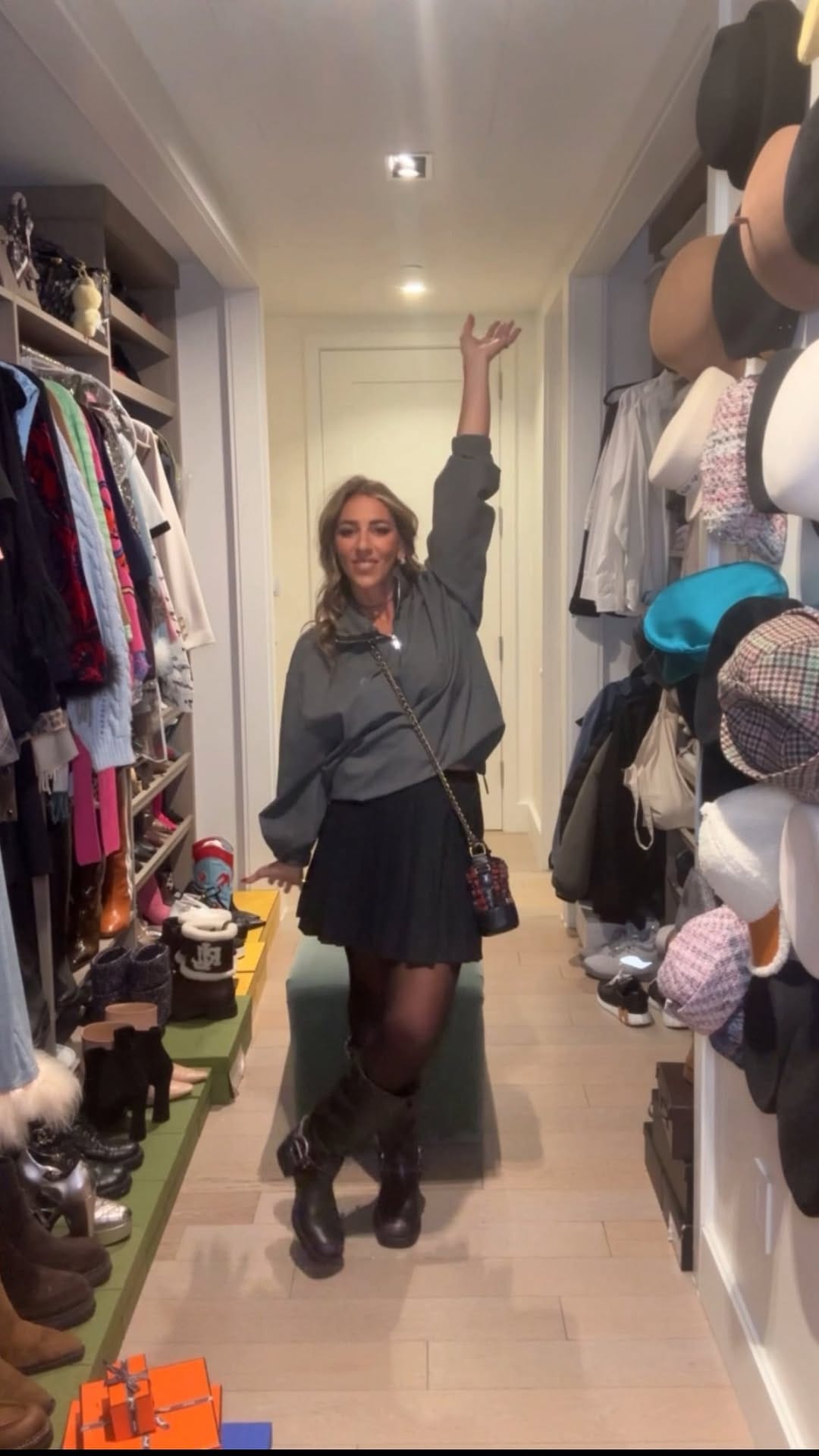 Post 3 by @charlotte_loveshopping on Instagram (video)