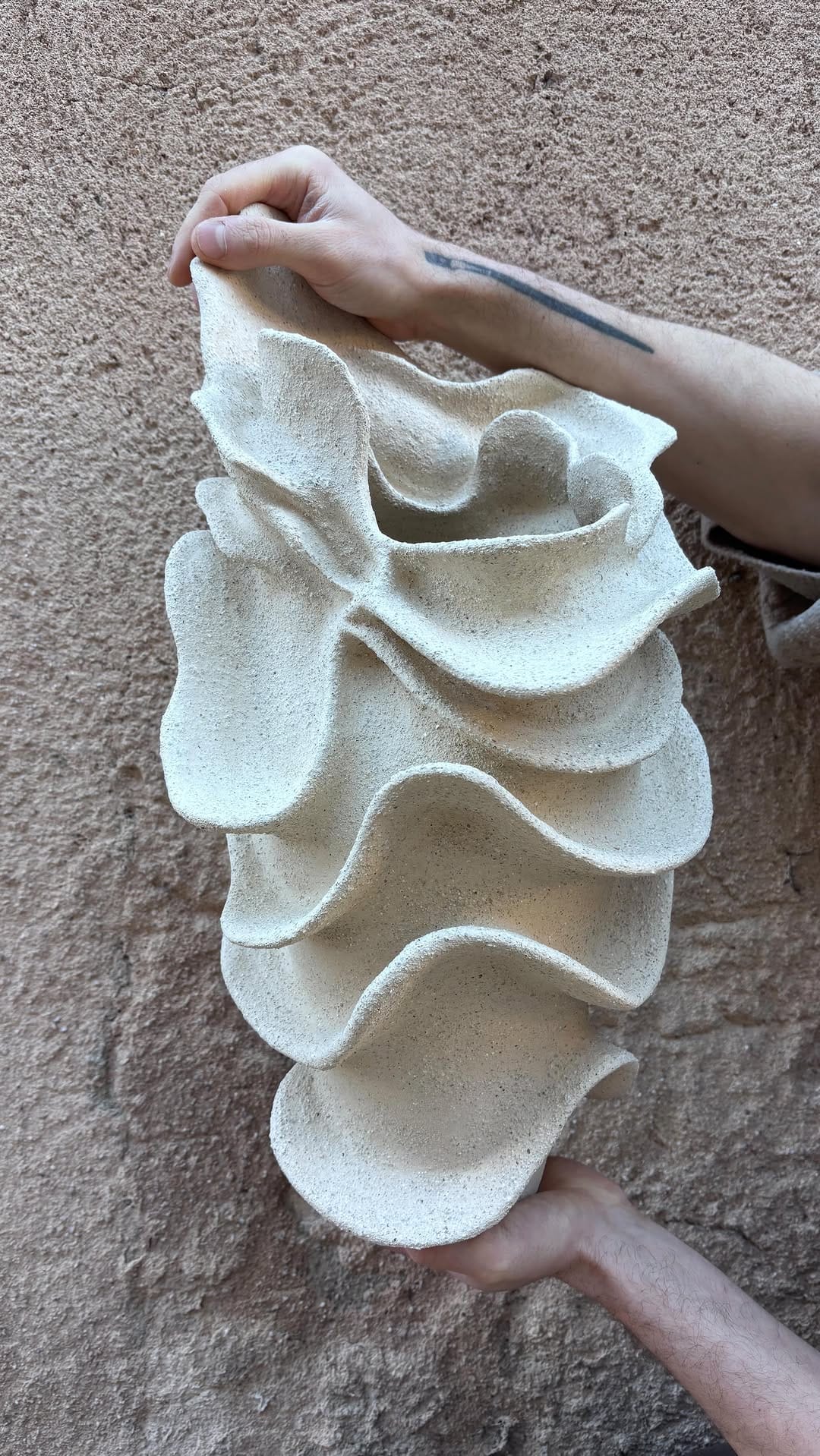 Post 9 by Symbiose Fleuriste & Céramiste on Instagram (video)