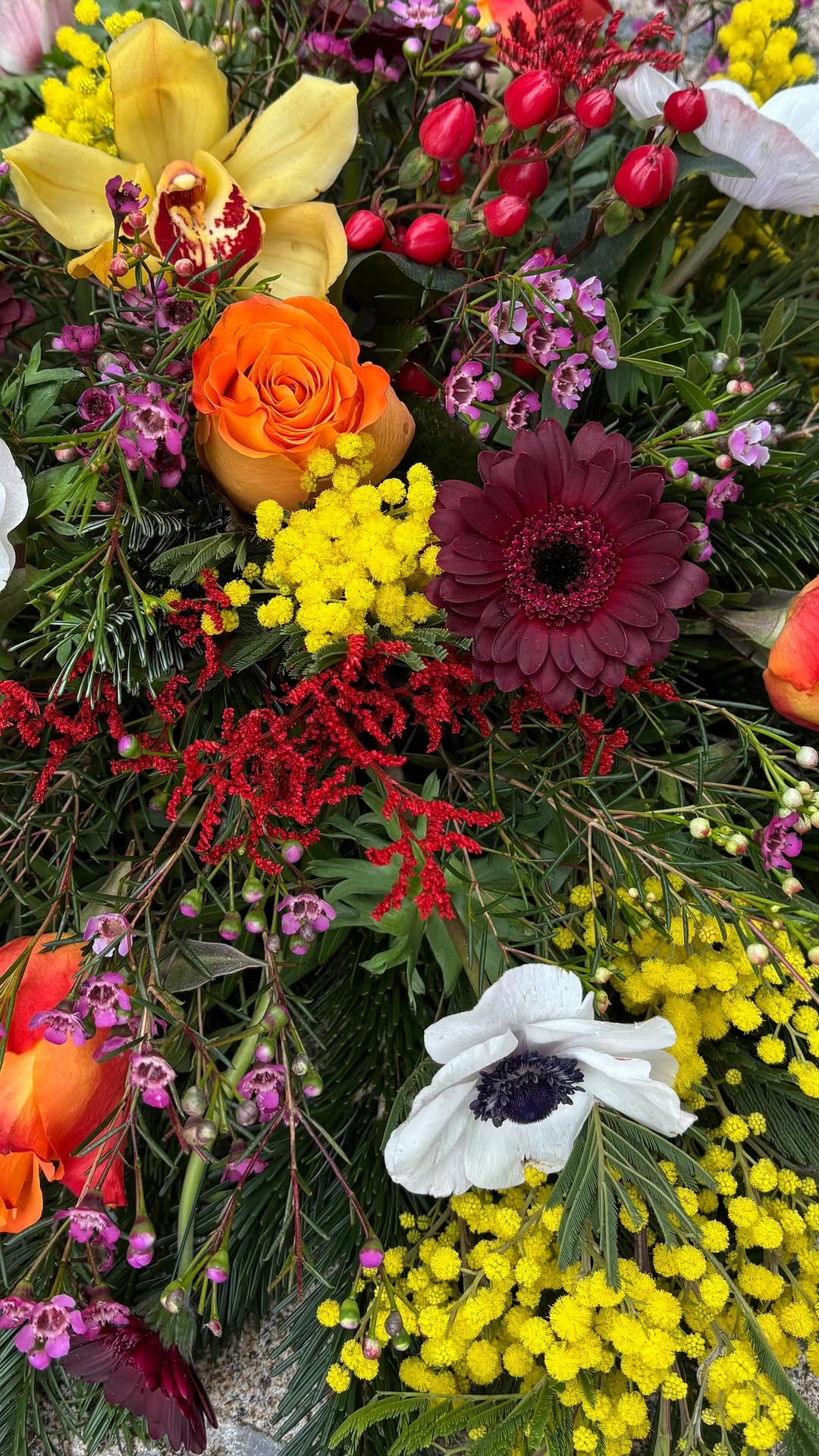 Post 1 by Symbiose Fleuriste & Céramiste on Instagram (video)