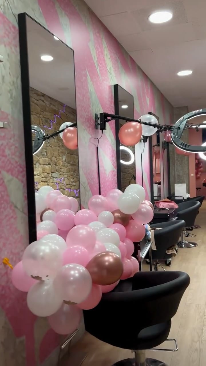 Post 6 by Ilyine Paris Officiel on Instagram (video)