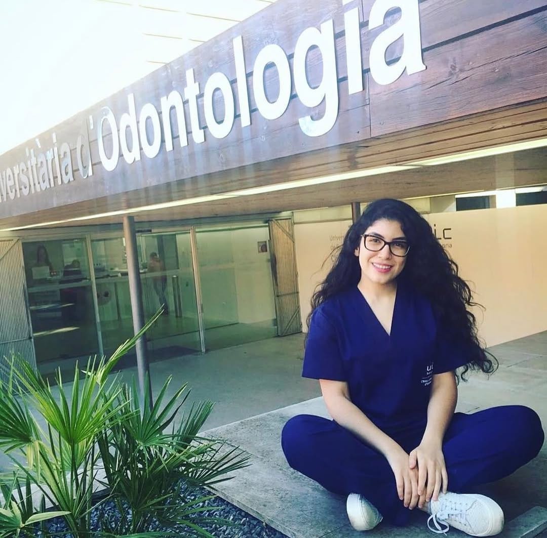 Post 1 by Salma Lahlou - Dentist & more on Instagram (carousel)