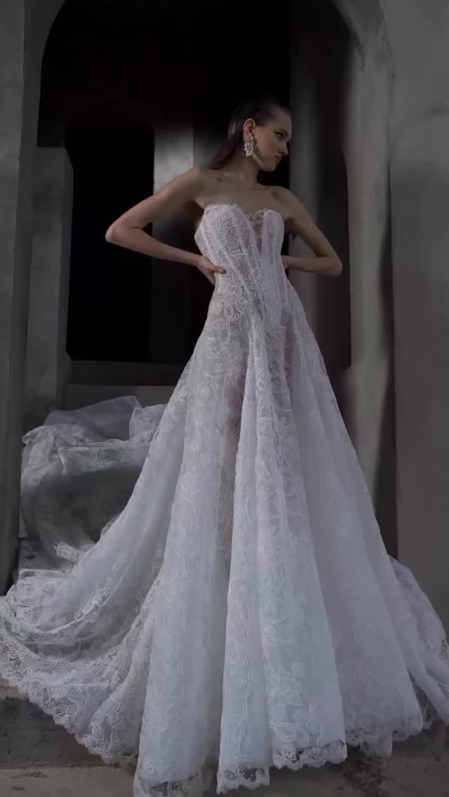 Post 9 by METAL FLAQUE on Instagram (video)