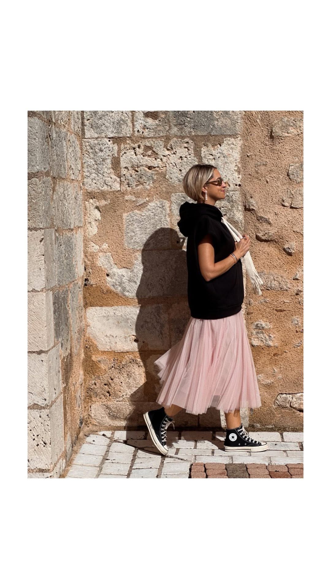 Post 9 by Parisienne et alors on Instagram (video)