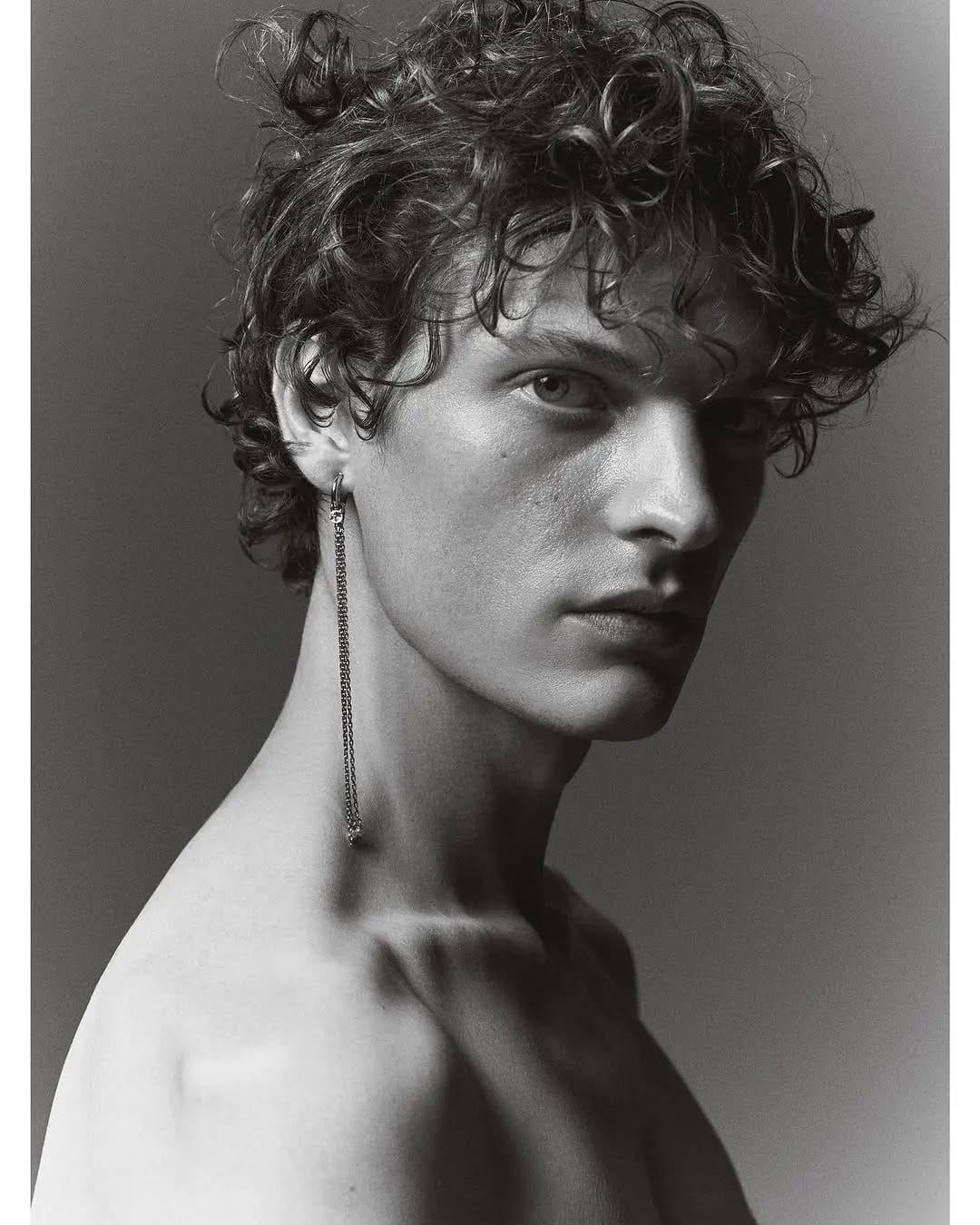 Post 7 by Valentin Caron on Instagram (image)