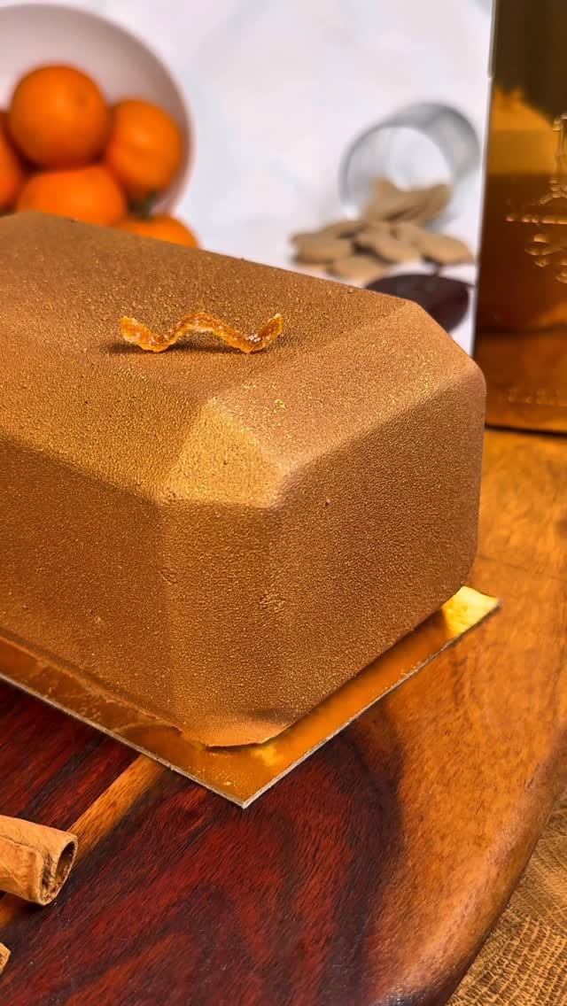 Post 7 by Irvin Pastry on Instagram (video)