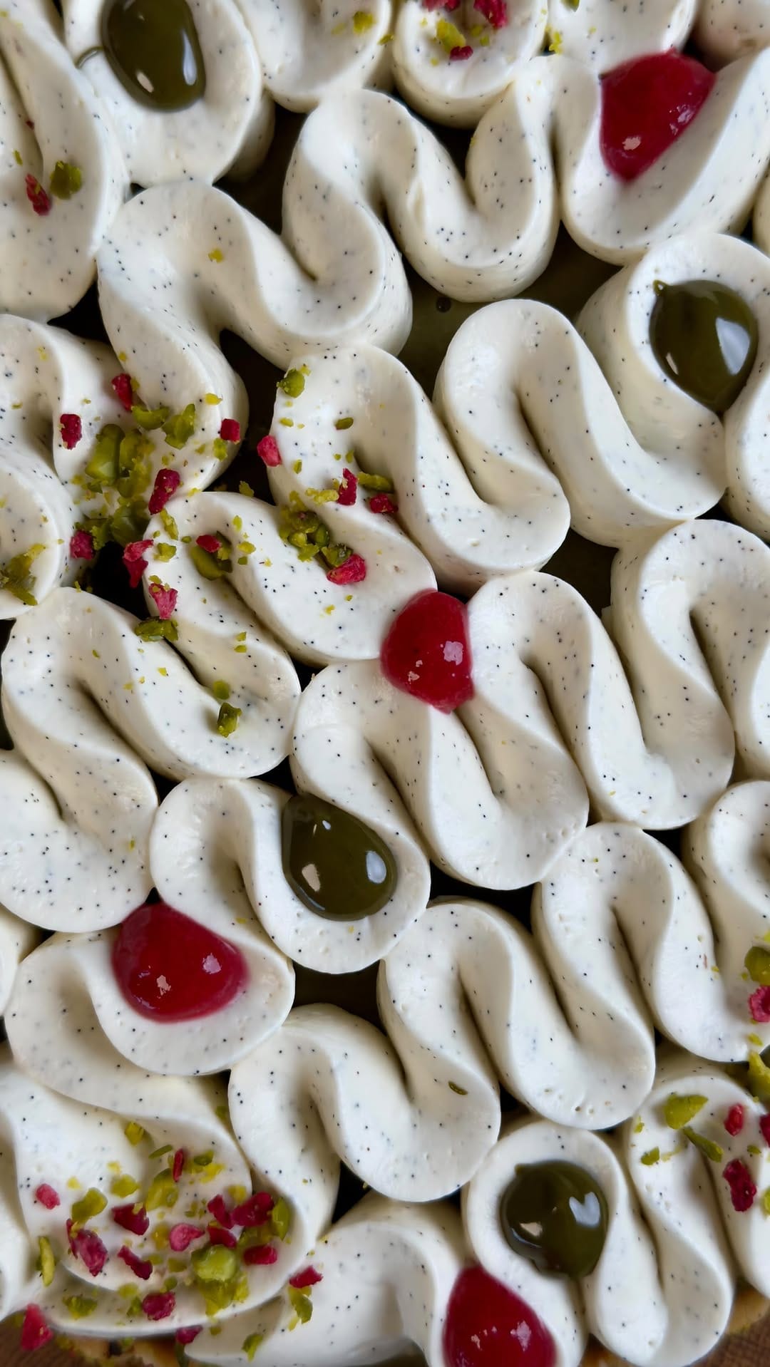 Post 10 by Irvin Pastry on Instagram (video)