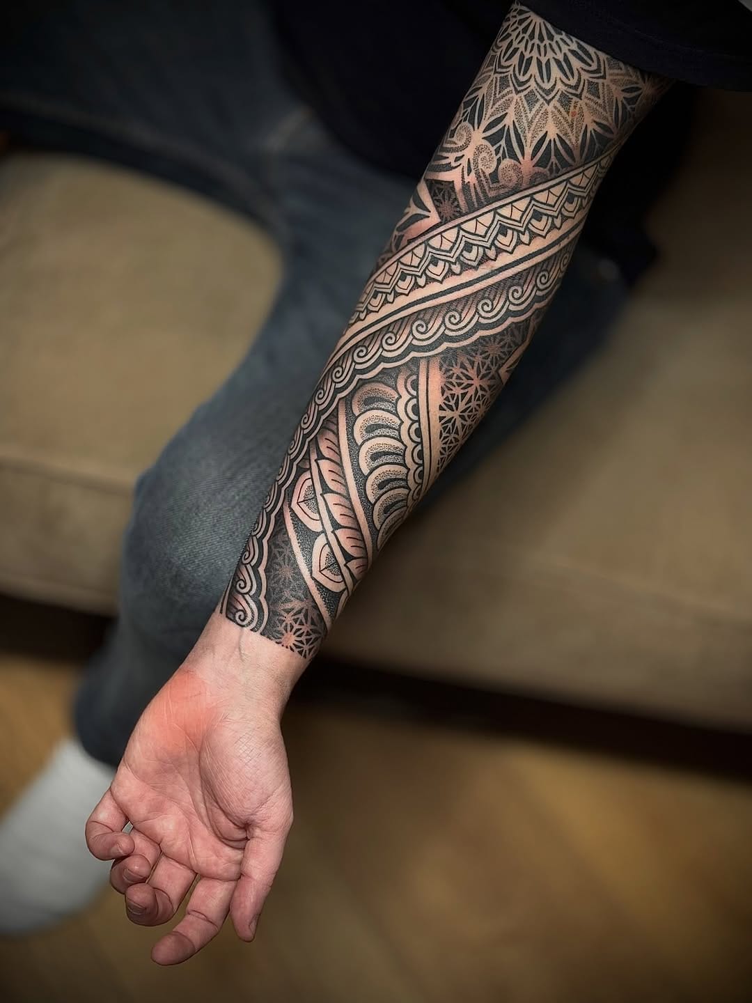 Post 2 by TIBO◾️Dotwork◾️Ornemental◾️ on Instagram (carousel)