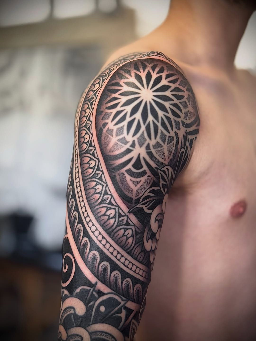Post 6 by TIBO◾️Dotwork◾️Ornemental◾️ on Instagram (carousel)