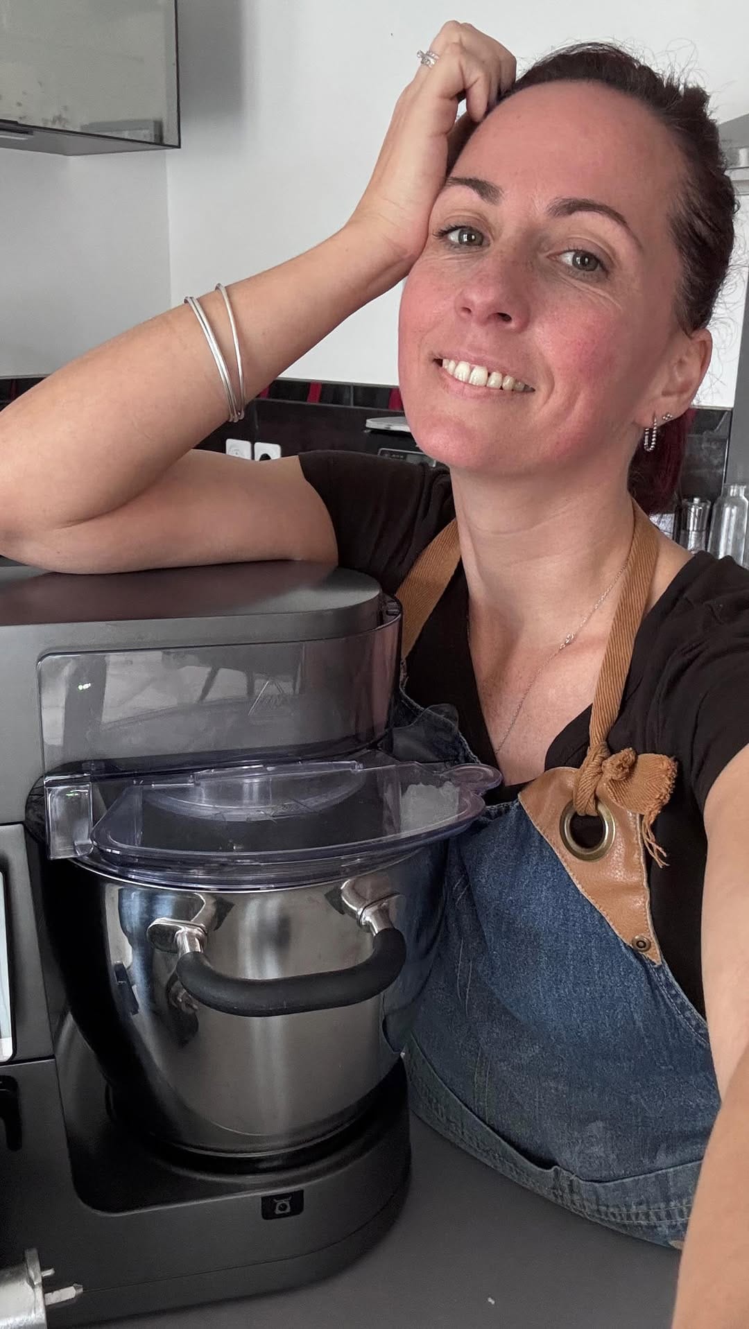 Post 4 by Cécile | Patisseries et recettes on Instagram (video)