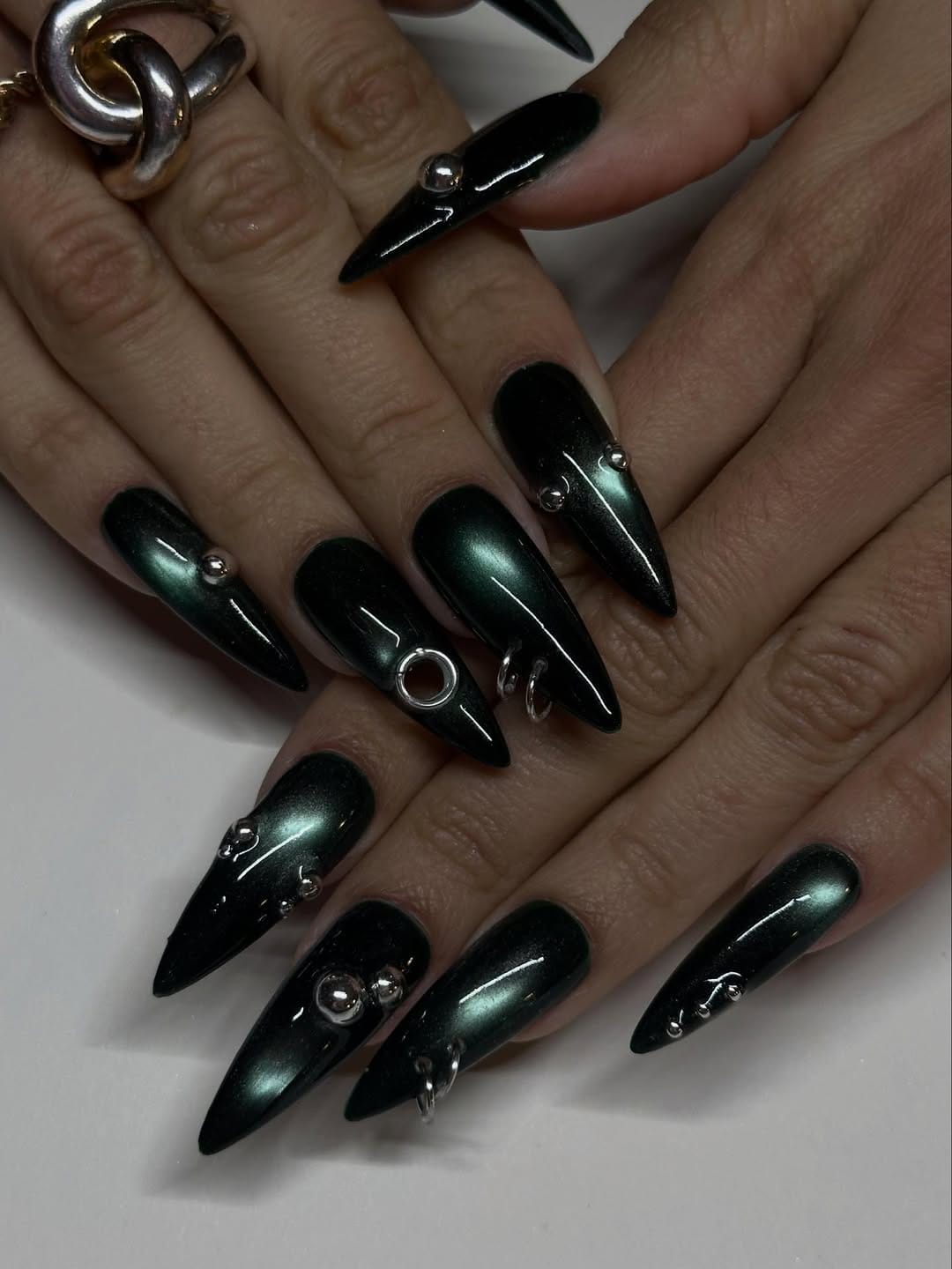 Post 9 by Nawel 🌸 Nail artist•formatrice 🧸 paris on Instagram (carousel)
