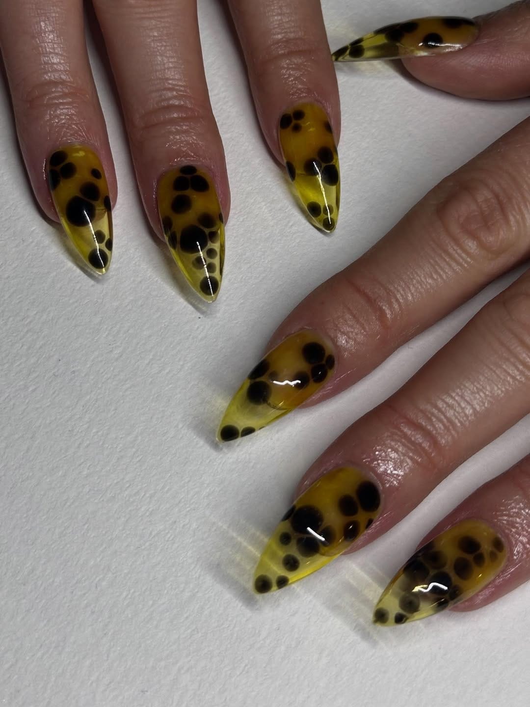 Post 5 by Nawel 🌸 Nail artist•formatrice 🧸 paris on Instagram (carousel)
