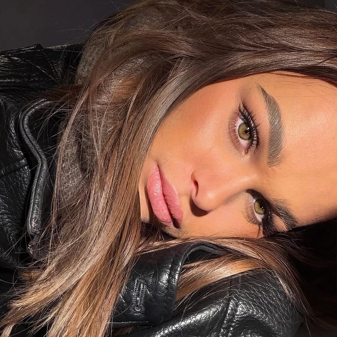 Post 7 by 𝙼𝚊𝚗𝚘𝚗 𝙳𝚎 𝙼𝚎𝚢𝚎𝚛𝚎 on Instagram (image)