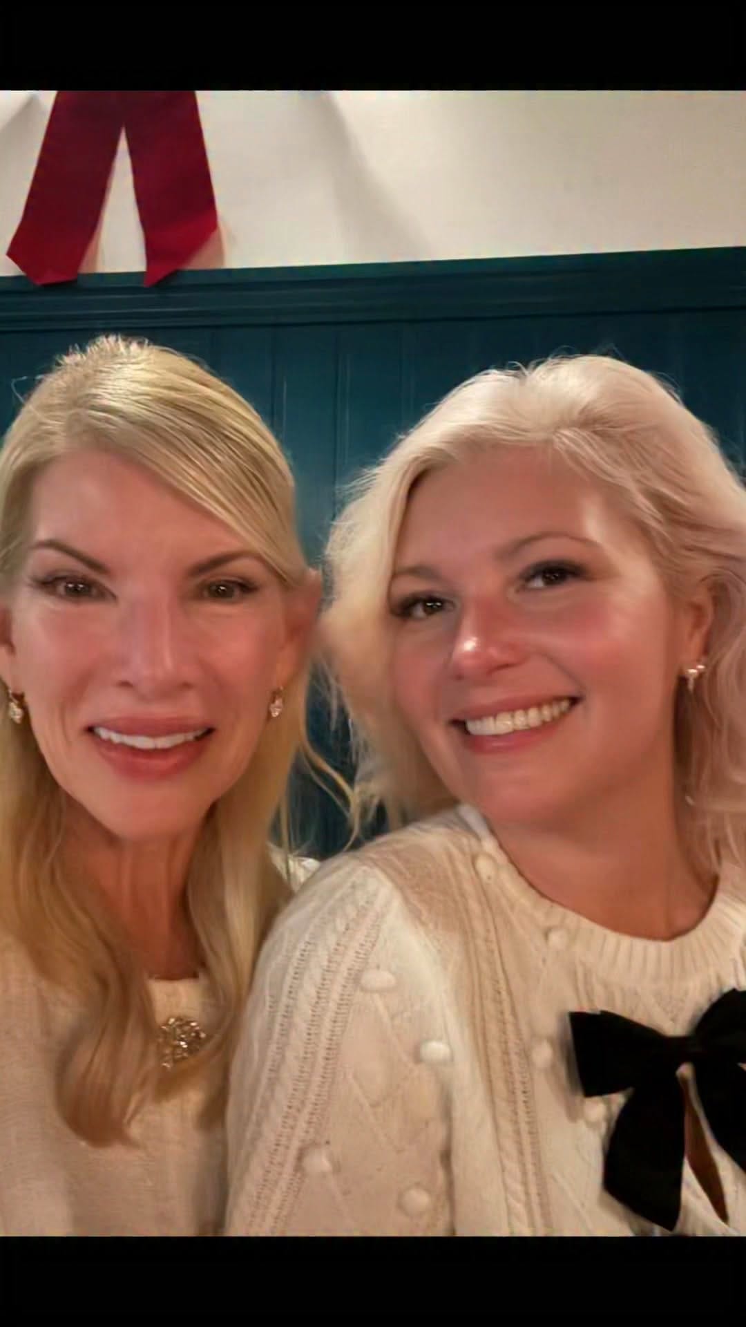 Post 4 by The Parisian Hostess Pin Up on Instagram (video)