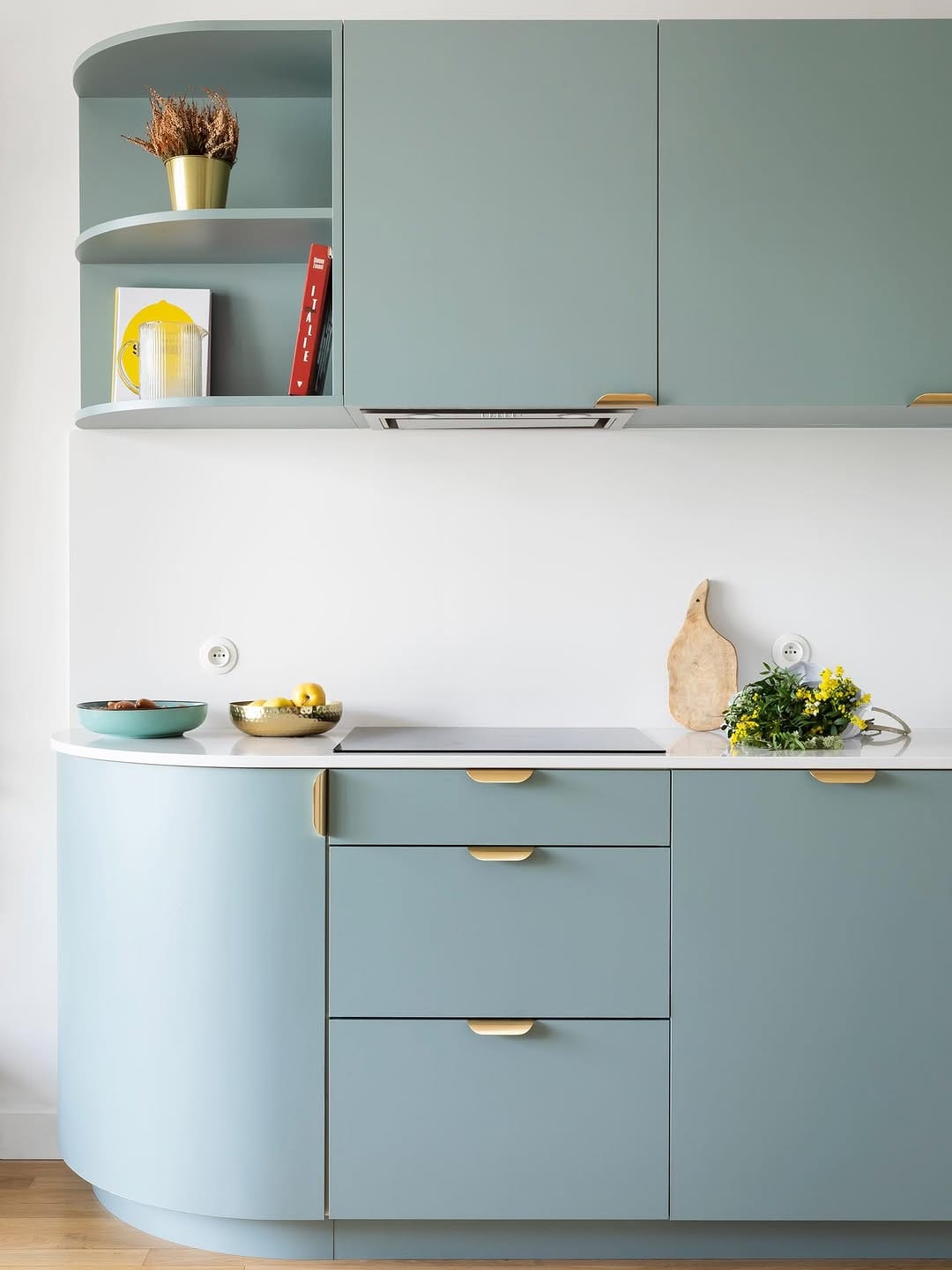 Post 5 by Sophie de L’Epine INTERIORS on Instagram (carousel)