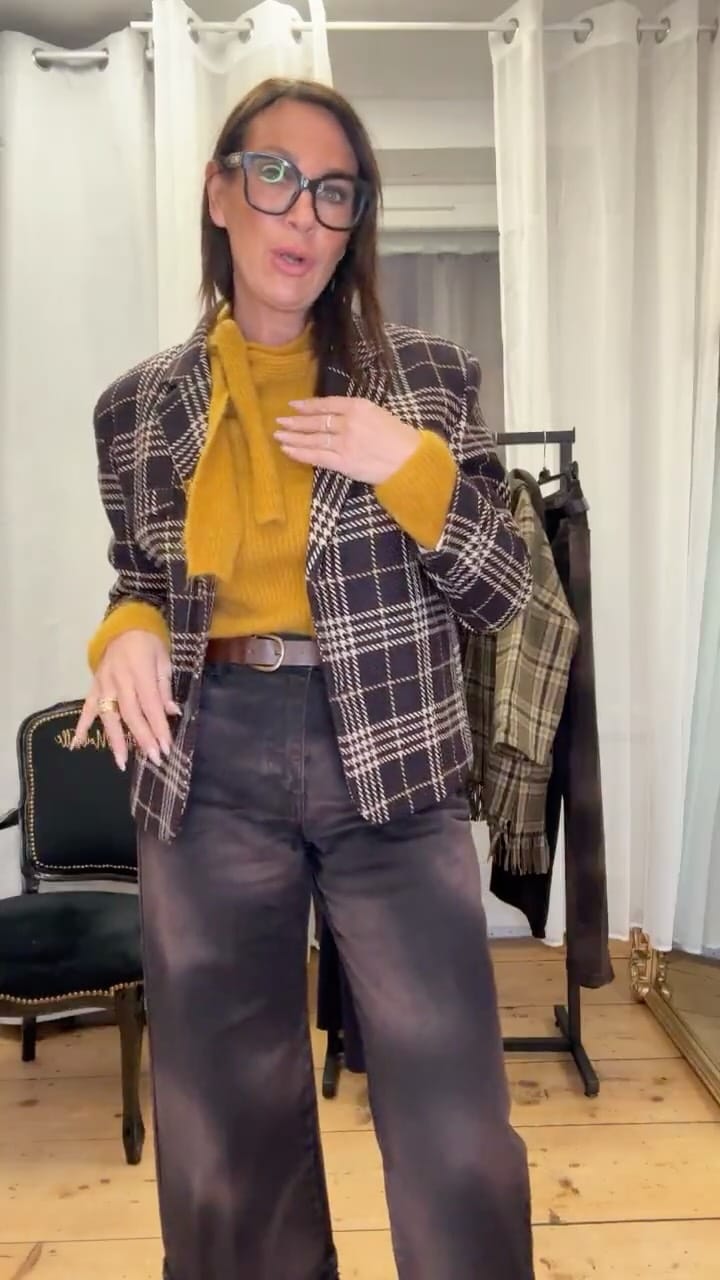 Post 8 by lapetitemodelle_01 on Instagram (video)