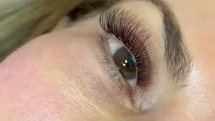 Post 4 by Cils de Marie / …Cils et Sourcils Haute Couture… on Instagram (video)