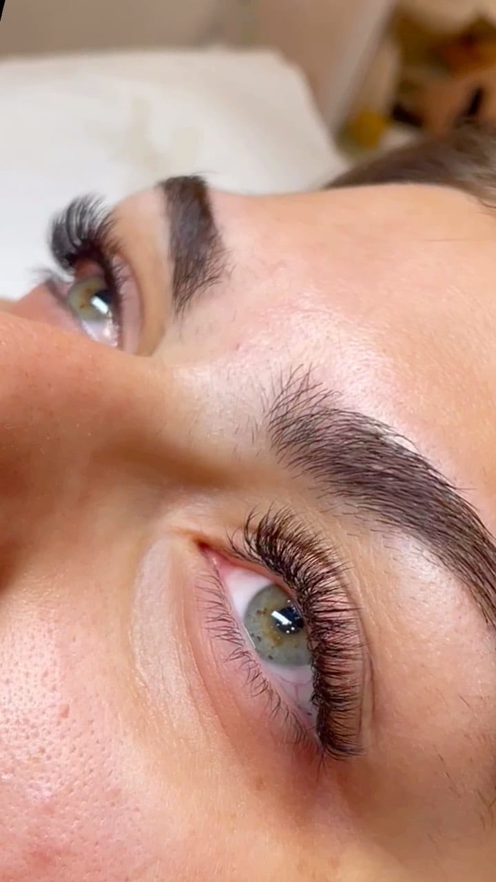 Post 9 by Cils de Marie / …Cils et Sourcils Haute Couture… on Instagram (video)