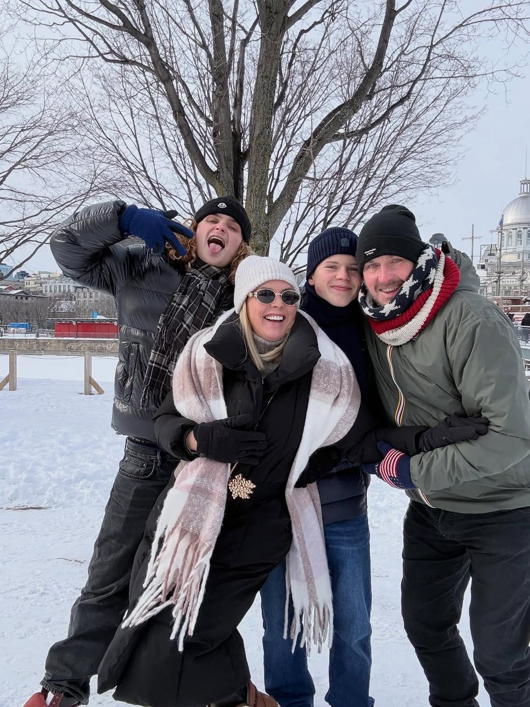 Post 10 by Amélie Neten on Instagram (carousel)