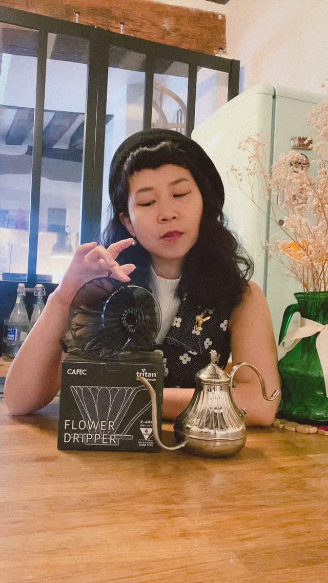 Post 4 by Béa • Vintage Home Barista on Instagram (video)