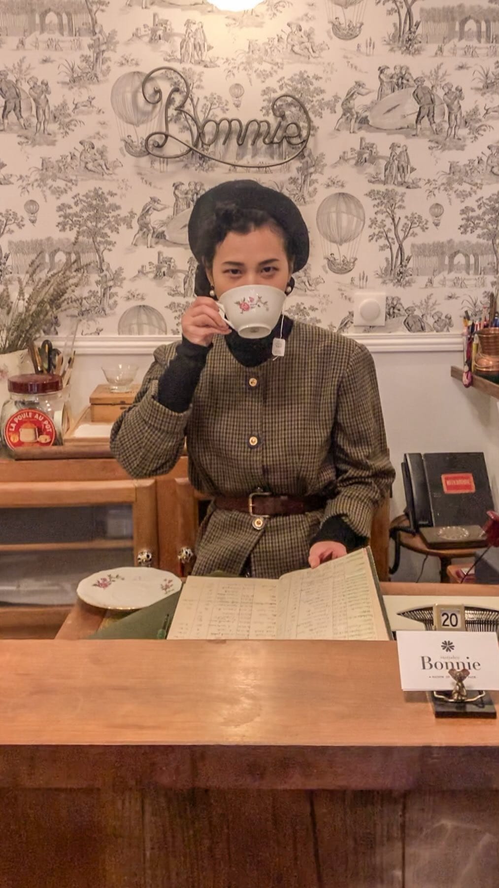 Post 8 by Béa • Vintage Home Barista on Instagram (video)