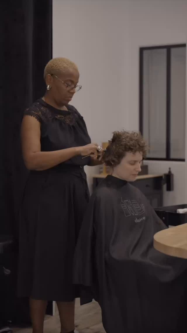 Post 3 by Boucles d'Ébène Studio on Instagram (video)